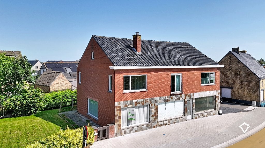 Gezinswoning, 5 slaapkamers en inpandige garage te Koekelare, Immo, 347 m², 500 tot 1000 m², 5 kamers, Hoekwoning