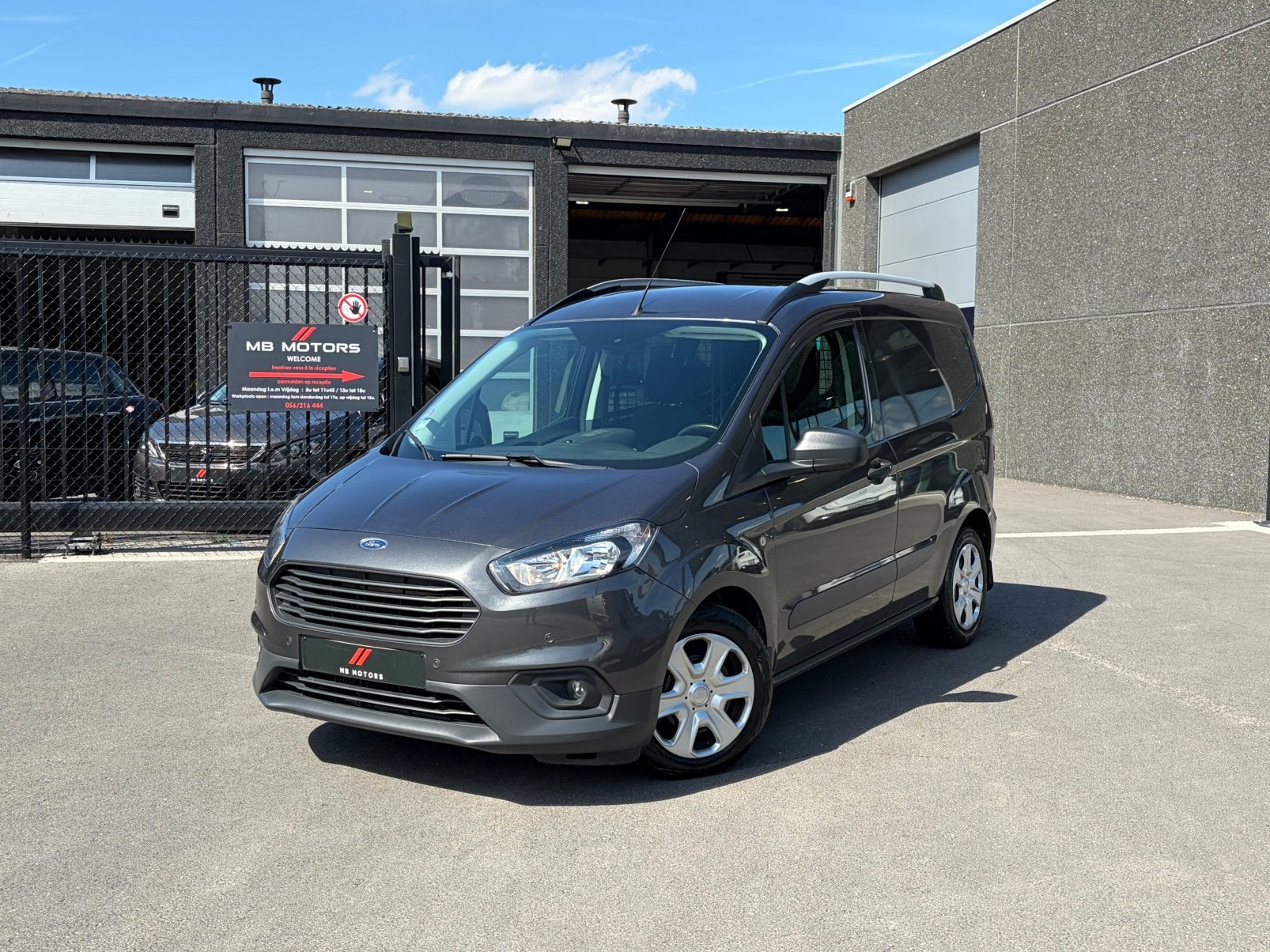 Ford Transit Courier, Auto's, Bestelwagens en Lichte vracht, Voorwielaandrijving, Stof, Parkeersensor, Bedrijf