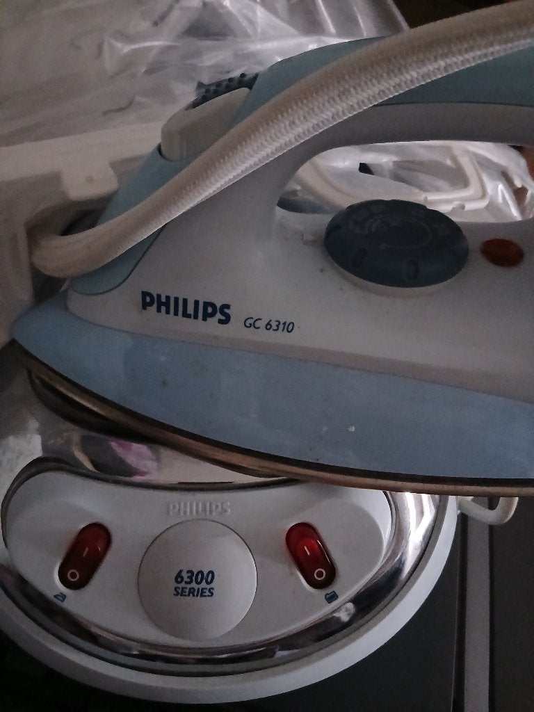 Centrale vapeur Philips, Electroménager, Enlèvement, Comme neuf, Fer à repasser avec cordon
