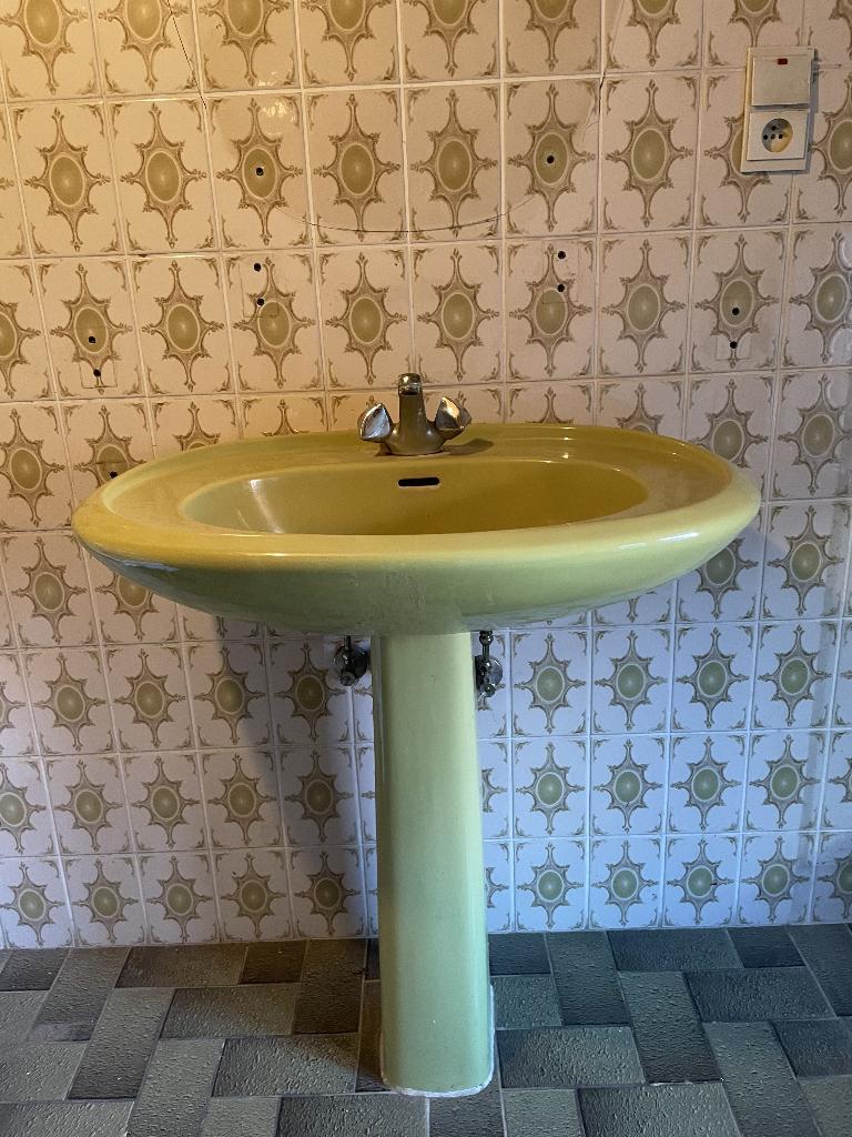 Vintage wastafel olijfgroen, Doe-het-zelf en Bouw, Sanitair, Gebruikt, Wastafel, Chroom, Steen, Ophalen