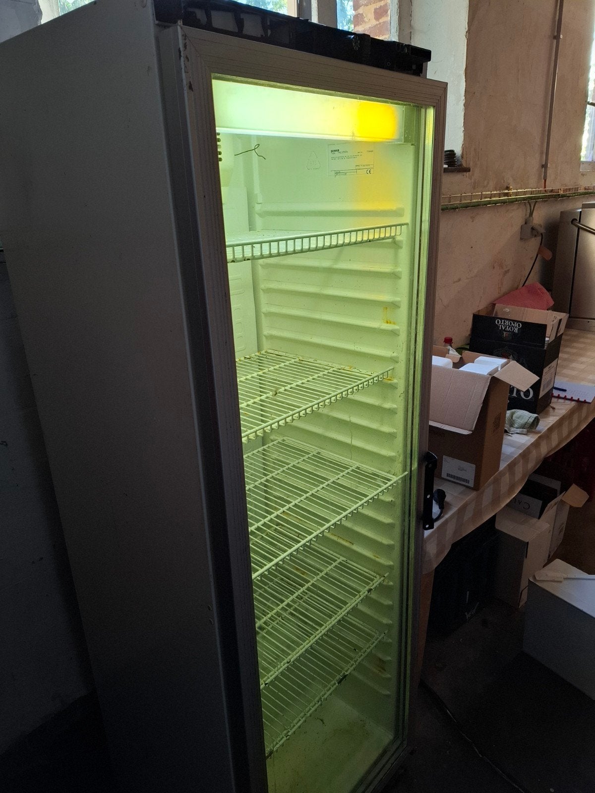 window frigo, Enlèvement