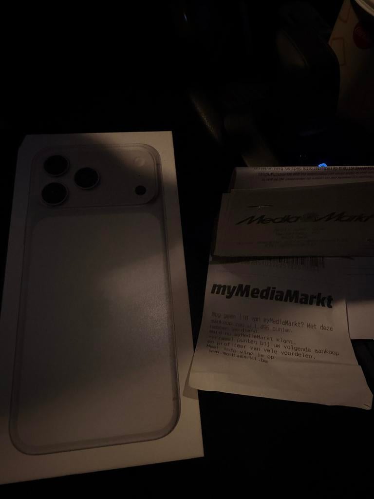 Iphone 17 pro max aangekocht media markt genk, Ophalen of Verzenden, Zo goed als nieuw