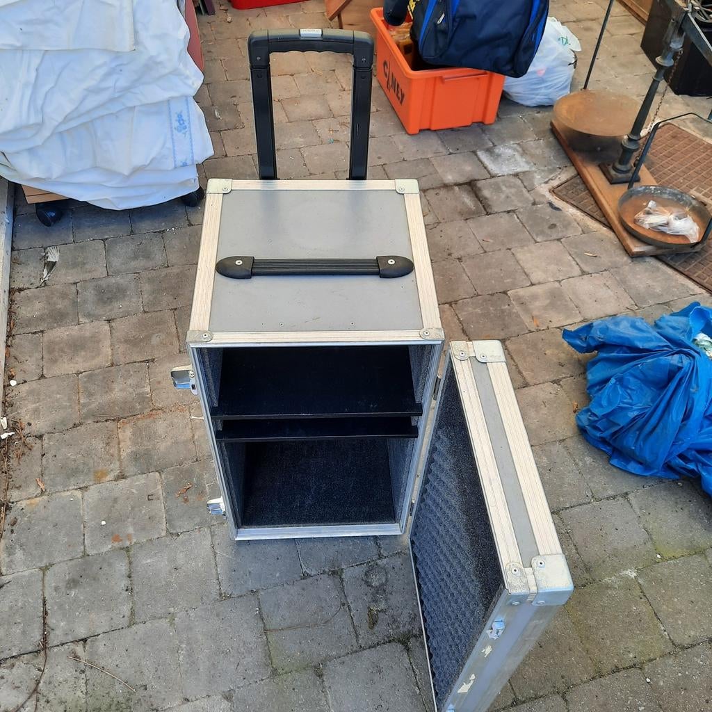 Kist ( werkbak ) op wieltjes . Selfmade . Prima staat ., Enlèvement ou Envoi