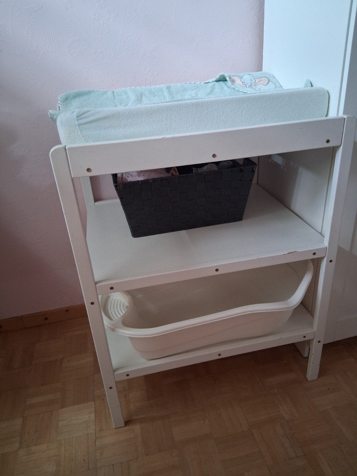 Verzorgingstafel met kussen en babybadje, Kinderen en Baby's, Ophalen