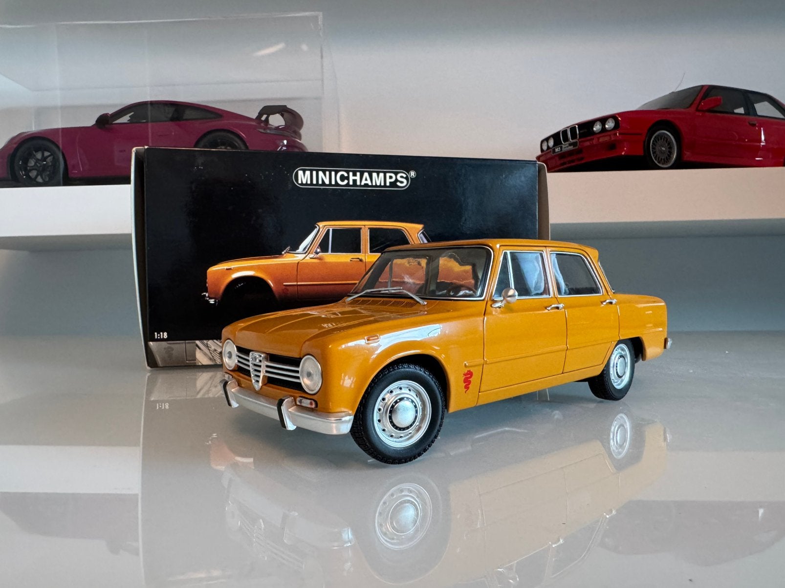 Minichamps Alfa Romeo Giulia 1:18, Enlèvement ou Envoi, Comme neuf, MiniChamps