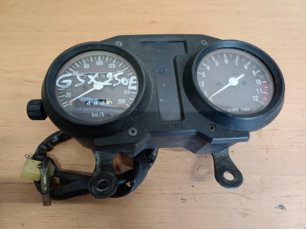 suzuki gsx 250e kilometerteller set, Ophalen, Gebruikt