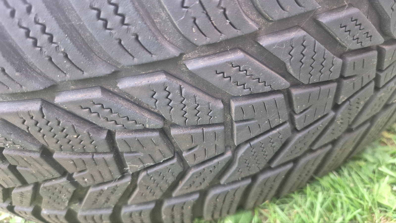 Hankook icept evo 3: 225/50R/18 99V winterbanden
225/50R/18, Ophalen, Winterbanden, Band(en)