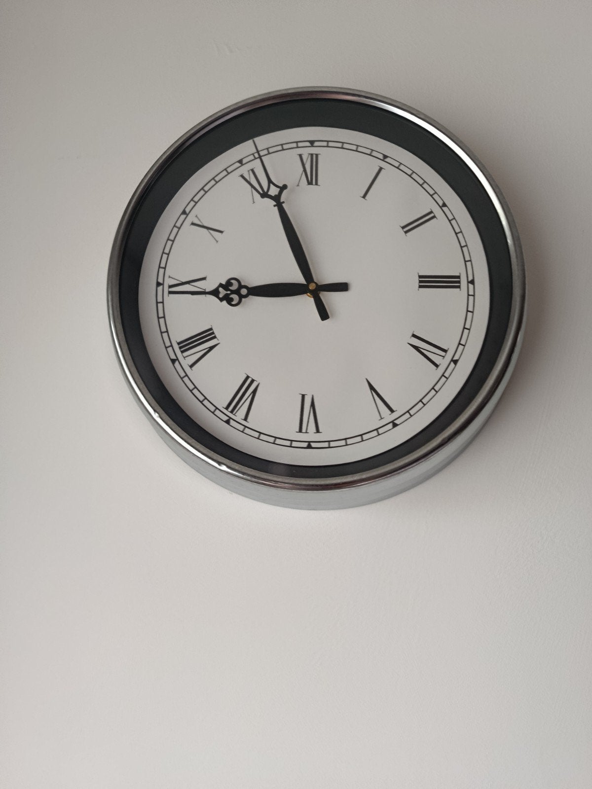 Montre murale, Enlèvement, Comme neuf