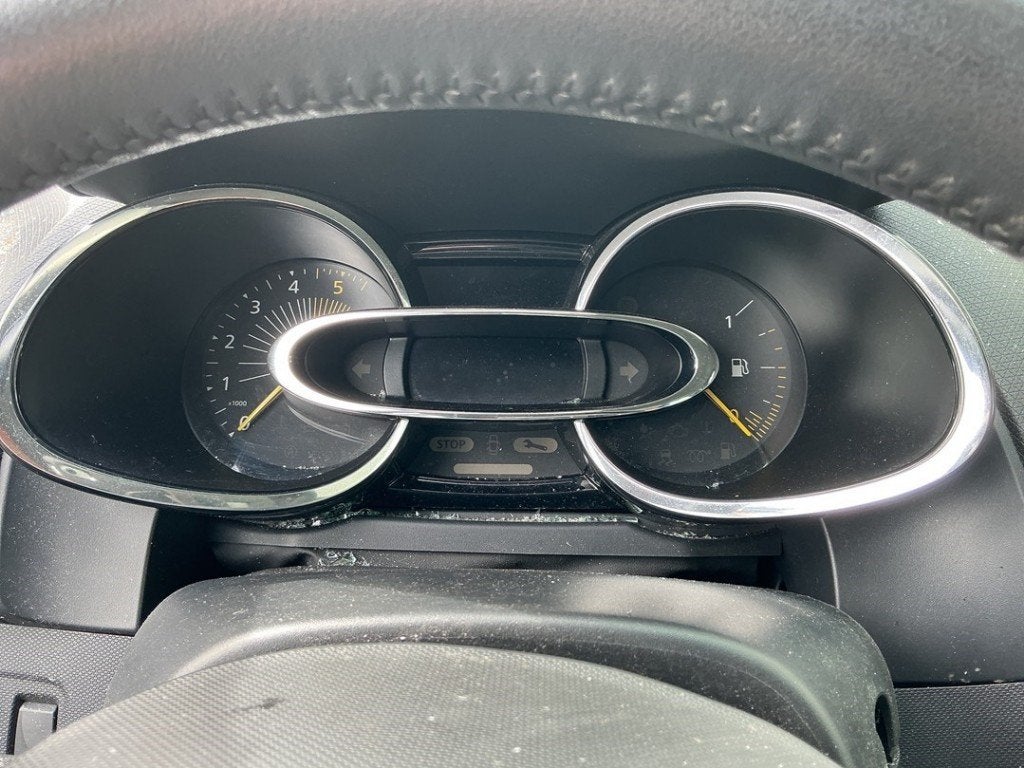 INSTRUMENTS DE BORD Renault Clio IV Estate / Grandtour (7R), Renault, Utilisé, Peter-Huppertz-Straße 5
51063  Köln, DE, Dialog.deutschland@renault.de