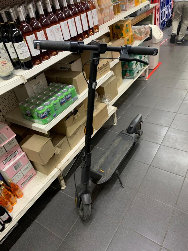 Ninebot max g2 kickscooter te koop!!!, Fietsen en Brommers, Steps, Ophalen of Verzenden, Zo goed als nieuw, Elektrische step (E-scooter)