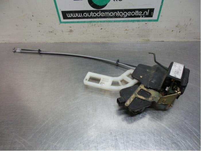 Serrure portière mécanique 4portes arrière gauche d'un Ki, Kia, -, Utilisé, -