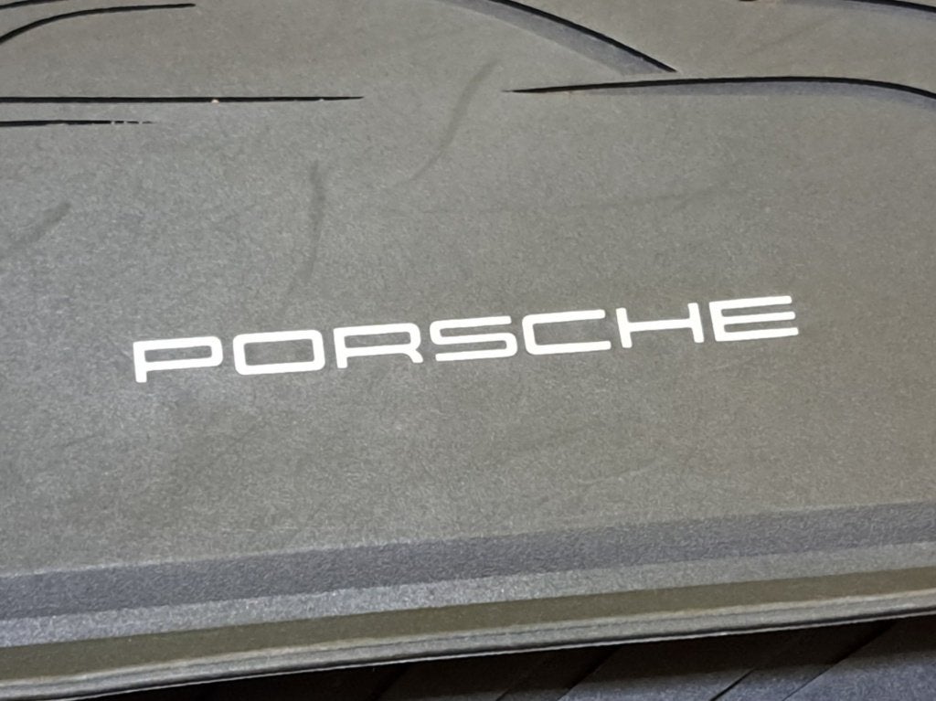 Porsche Cayenne rubberen automatten, Auto diversen, Automatten, Ophalen of Verzenden, Zo goed als nieuw