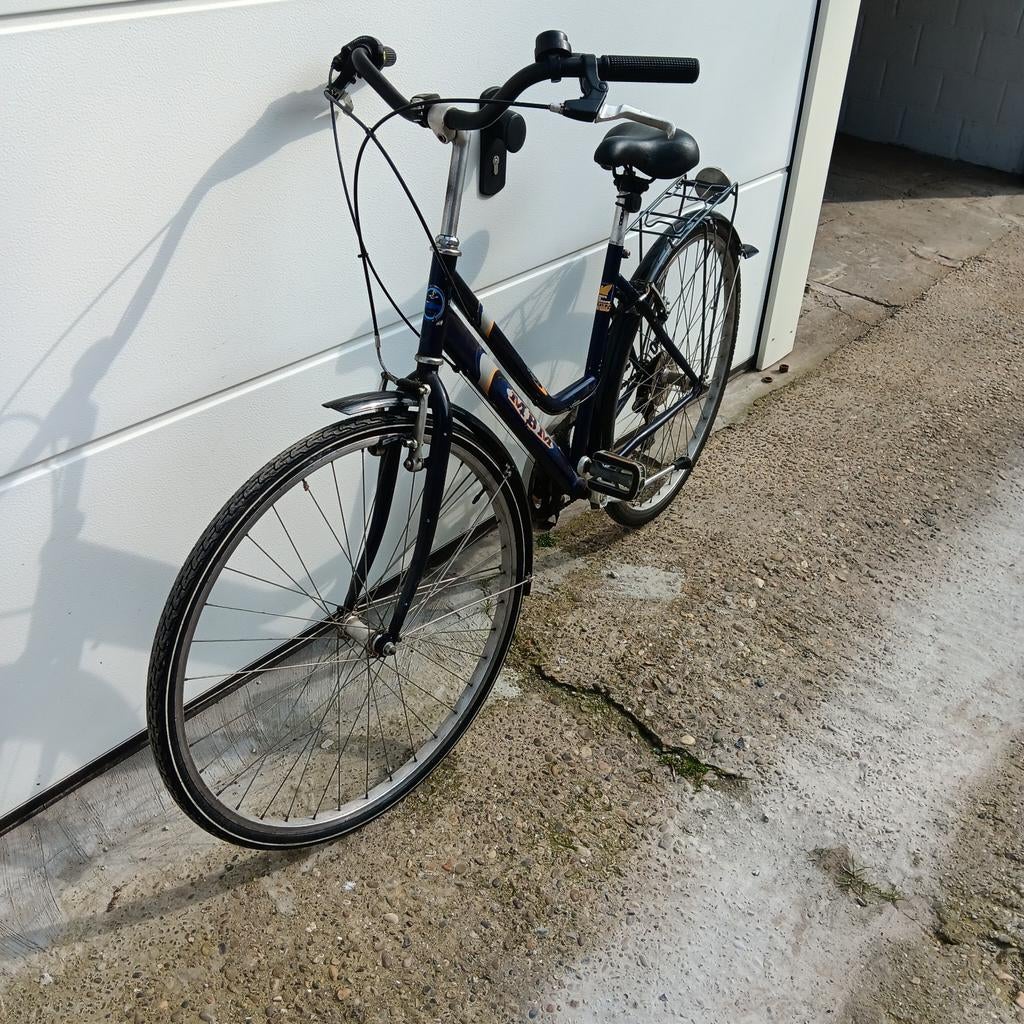 Damesfiets, Fietsen en Brommers, Ophalen, Zo goed als nieuw