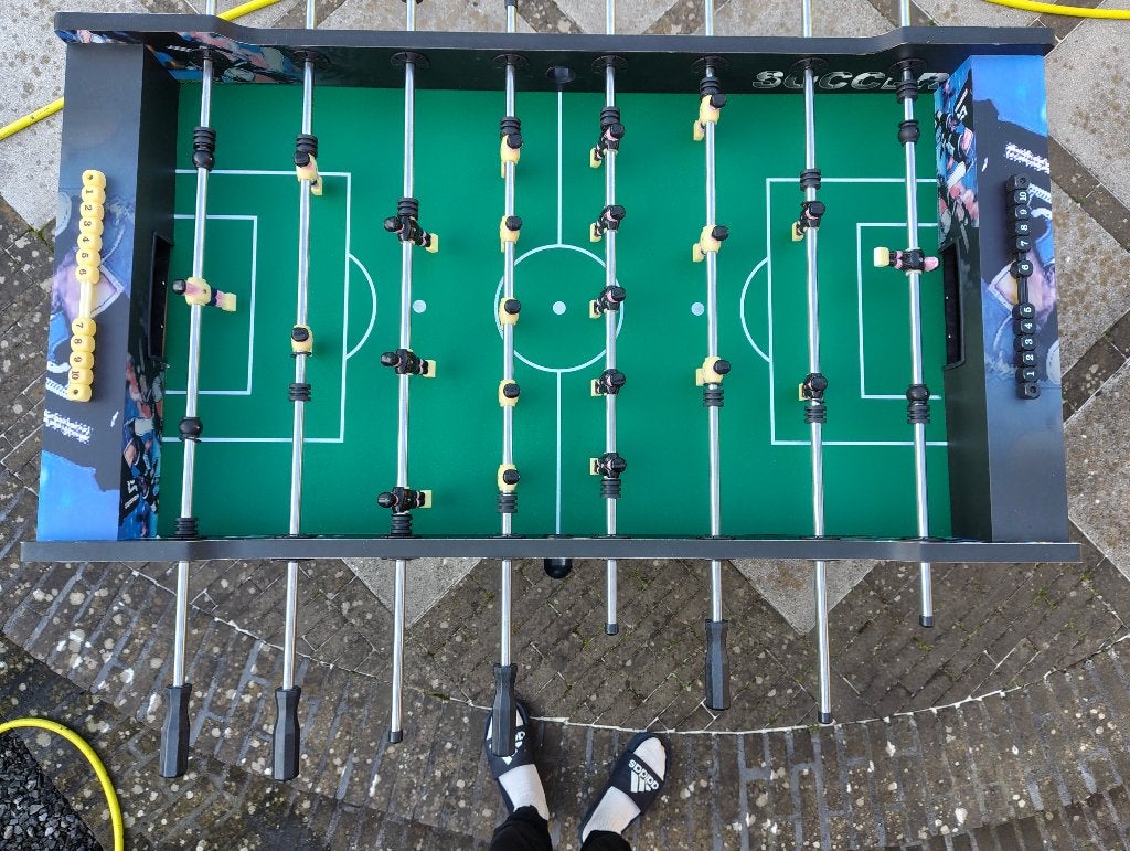 voetbaltafel, Ophalen, Zo goed als nieuw
