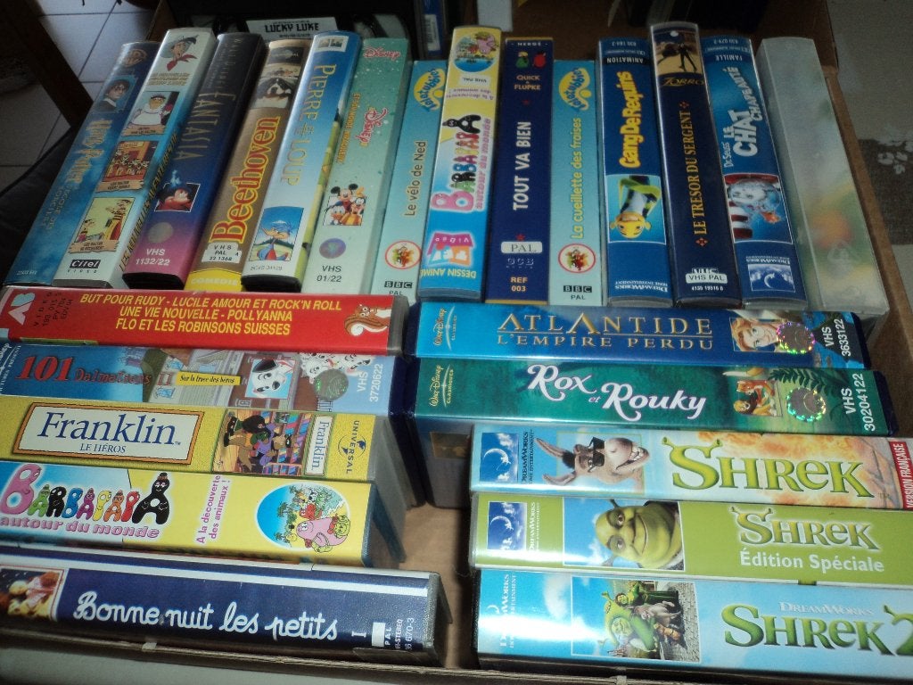 cassettes videos pour enfants , année env 2000 /2010, Enlèvement