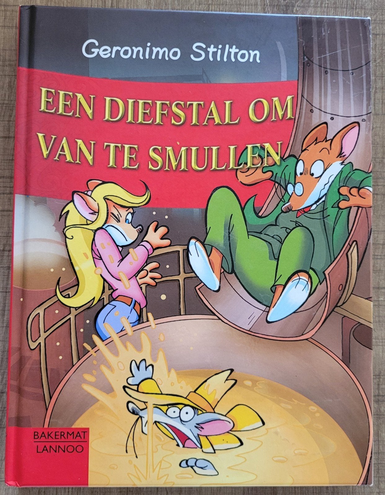 Geronimo Stilton - Een diefstal om van te smullen, Ophalen of Verzenden, Zo goed als nieuw, Fictie algemeen