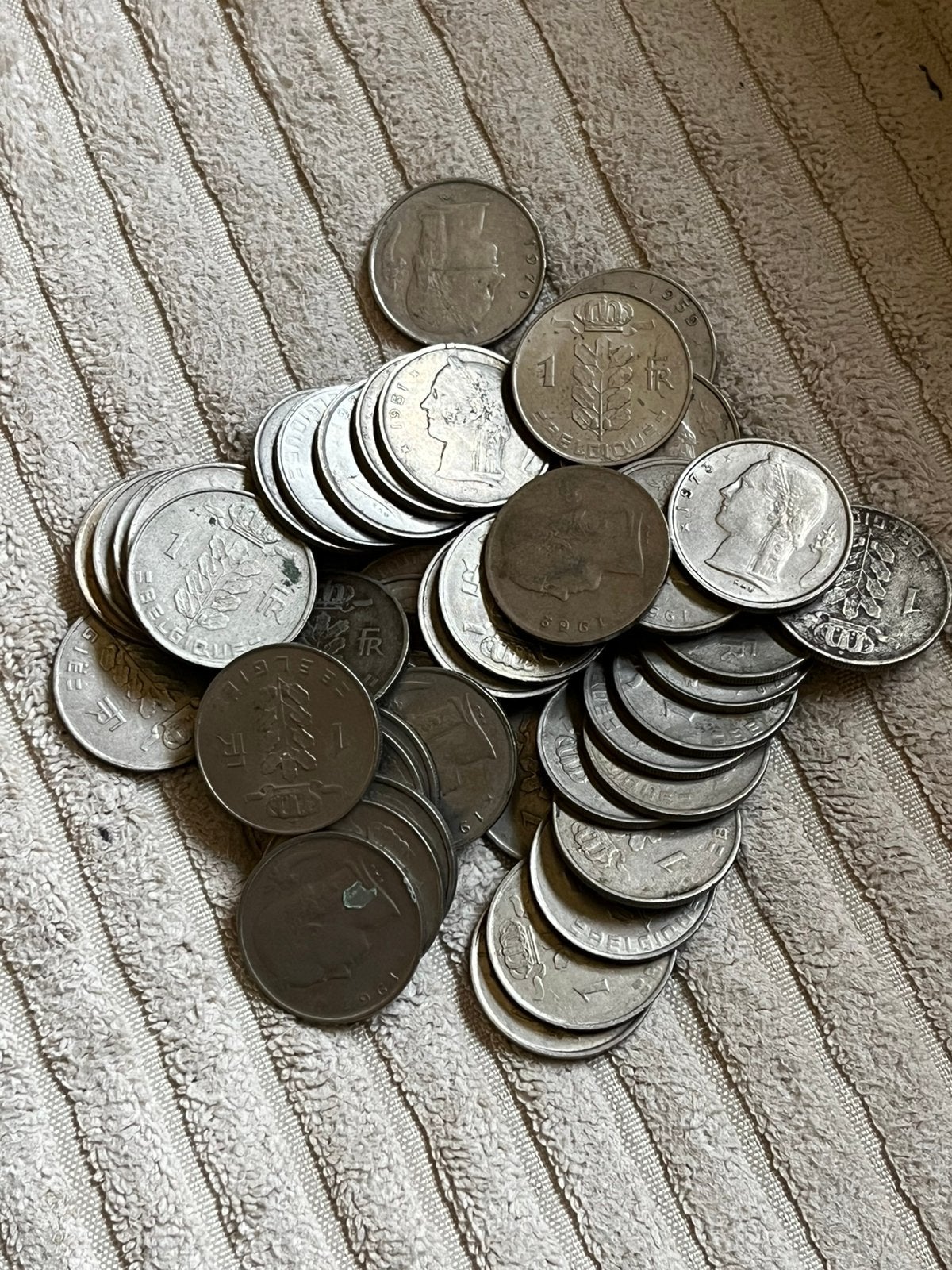 Lot de 39 pièces de 1 franc belge, Enlèvement ou Envoi, Monnaie en vrac