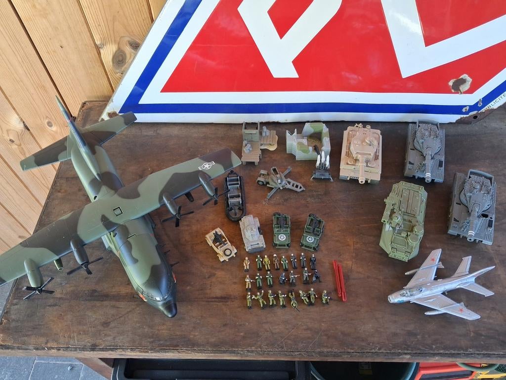 Battle squads , micro machines galoob, Kinderen en Baby's, Speelgoed |Speelgoedvoertuigen, Ophalen
