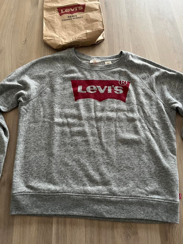 Trui Levi’s maat M (rode letters), Ophalen of Verzenden, Zo goed als nieuw, Maat 38/40 (M)