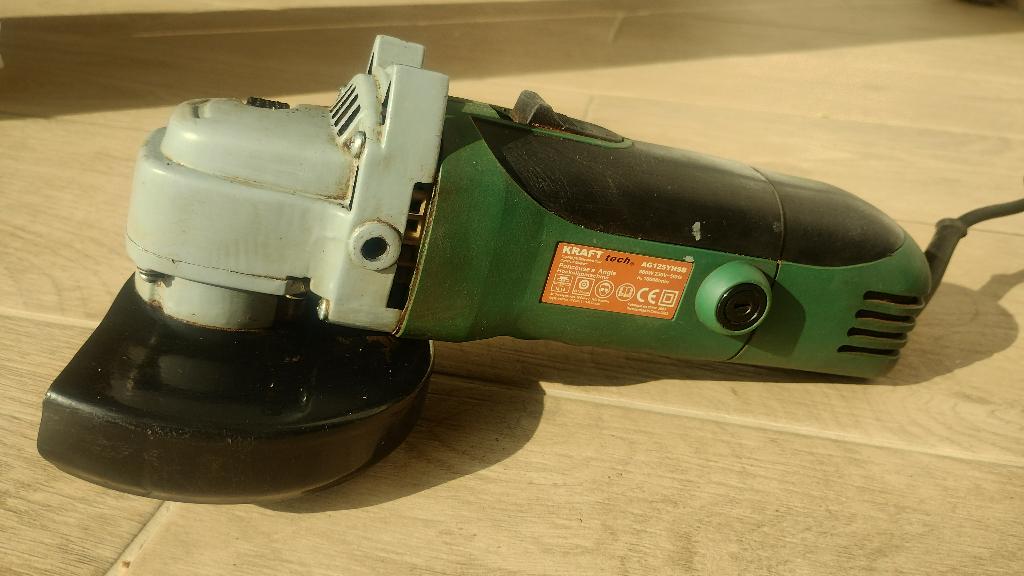 Haakse slijper voor 125 mm schijven wegens overlijden, Doe-het-zelf en Bouw, Gereedschap | Slijpmachines, Ophalen of Verzenden