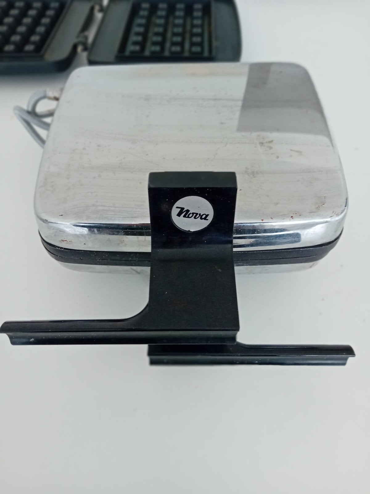 Gaufrier Nova vintage de 1050 Wats avec toutes ses plaques., Electroménager