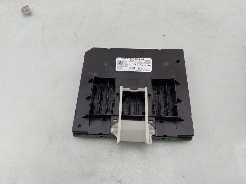 COMPUTER BODY CONTROL Volkswagen Golf VIII (CD1) (01-2019/-), Gebruikt, Volkswagen, Volkswagen AG, Kundenbetreuung@volkswagen.de