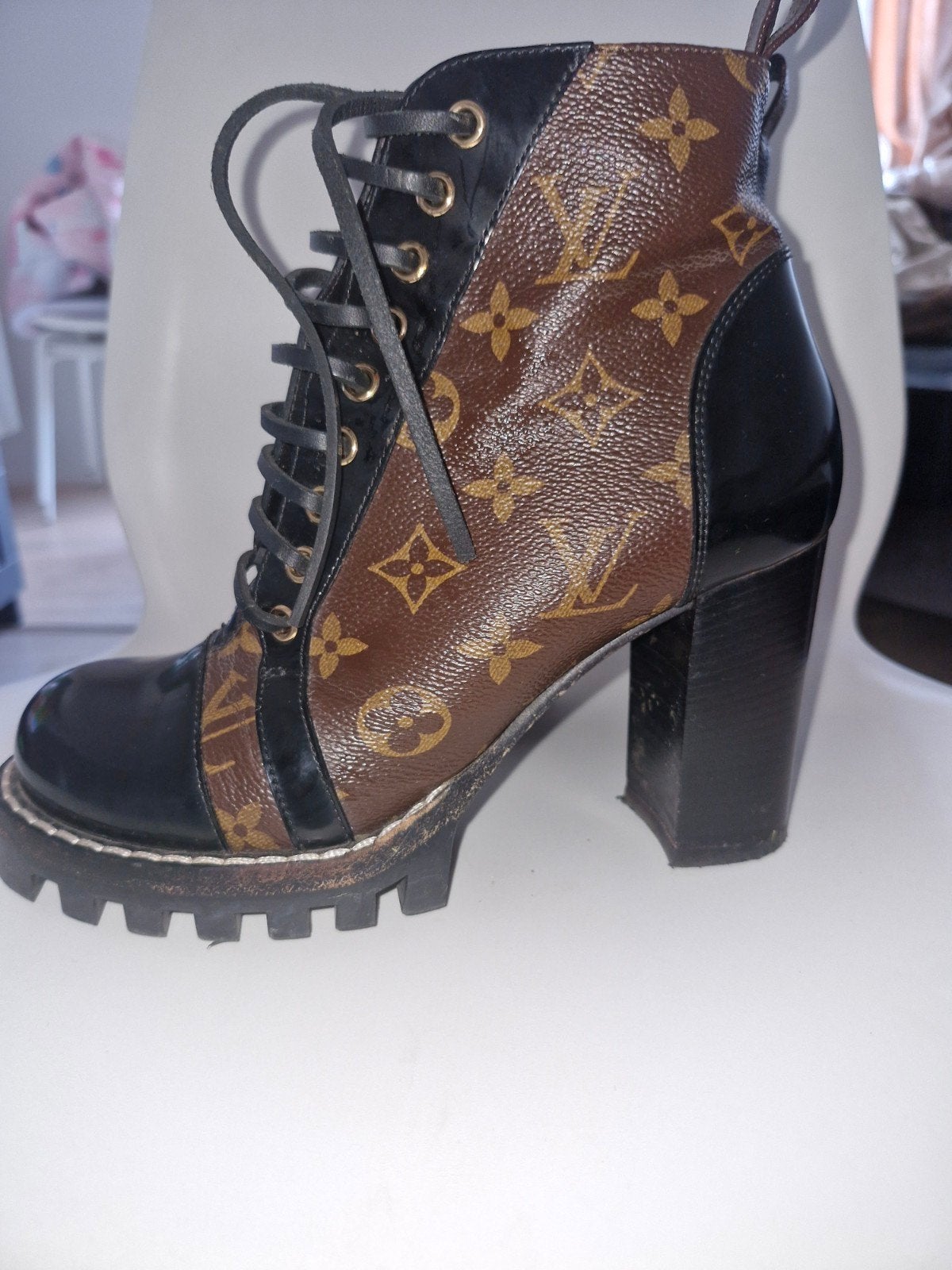 Originele Louis Vuitton enkellaarsjes – maat 37½, Kleding | Dames, Pumps, Bruin, Ophalen of Verzenden, Zo goed als nieuw