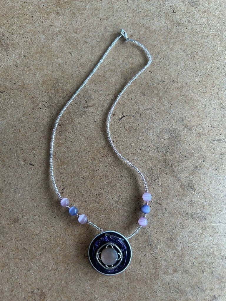 Collier fait main, Handtassen en Accessoires, Kettingen, Ophalen, Zo goed als nieuw, Paars, Overige materialen