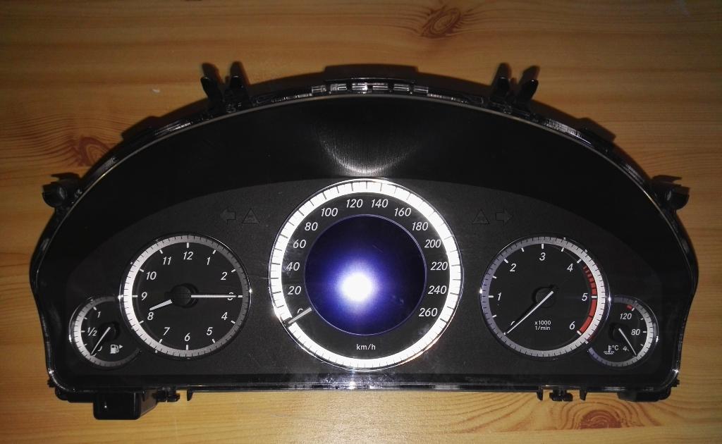 Snelheidsmeter Km teller MB 212 herstel instrument, Auto-onderdelen, Ophalen of Verzenden, Gebruikt, Mercedes-Benz