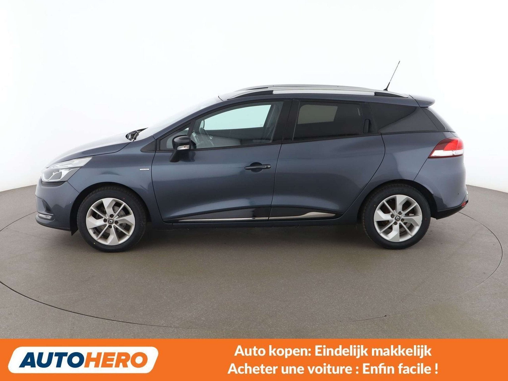 Renault Clio 1.2 Limited (bj 2017), Voorwielaandrijving, Stof, Gebruikt, Zwart