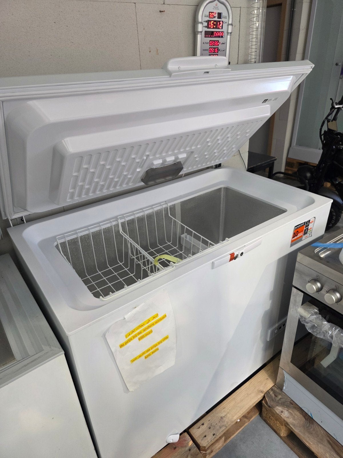 Whirlpool Diepvrieskist (Kistmodel) - Nieuw kleine beschadi, Ophalen of Verzenden, Whirlpool, Info@retech9.be