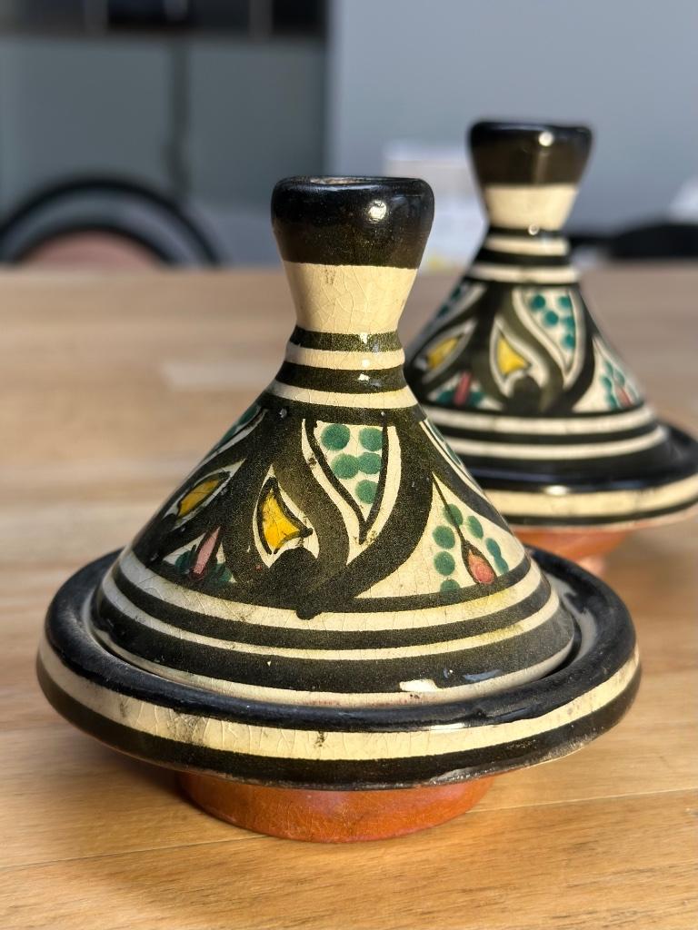 2 Petites tagines (déco) en céramique, Ophalen
