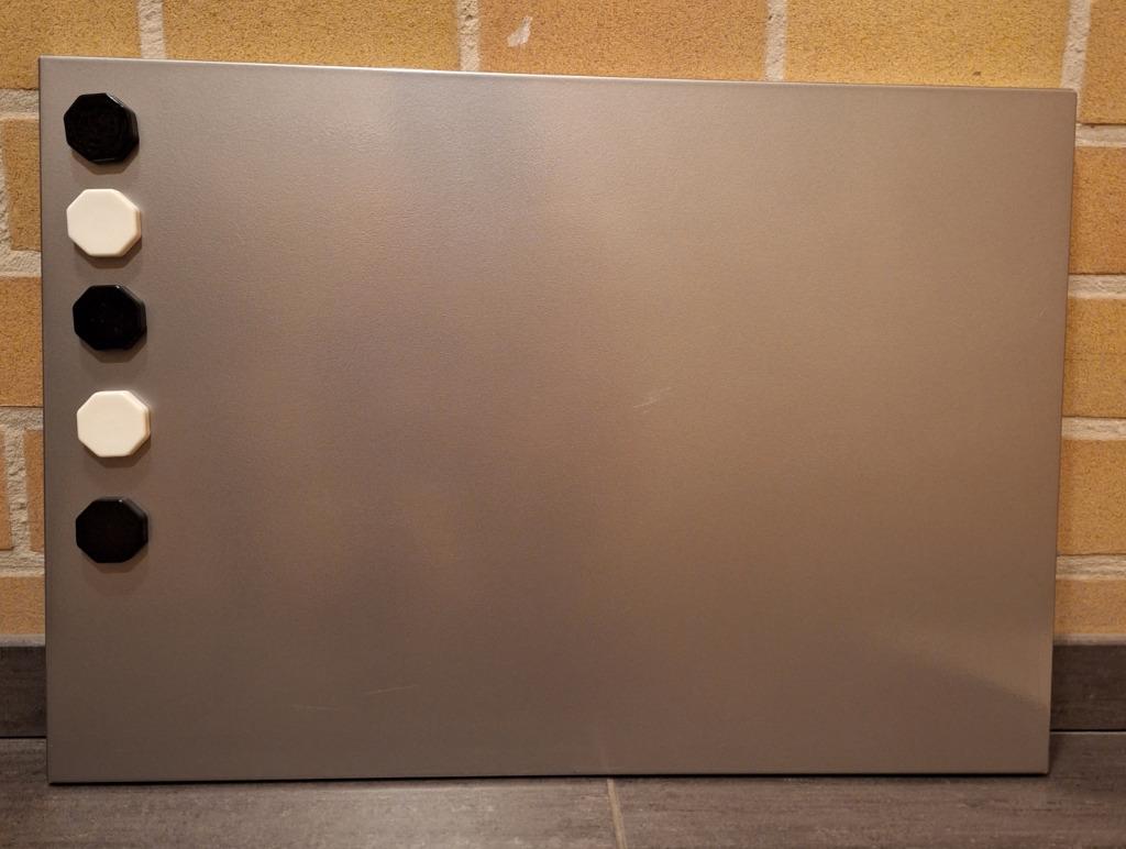 Magneetbord Zilver 45x65 cm met 5 magneten, Ophalen, Zo goed als nieuw, Magneetbord