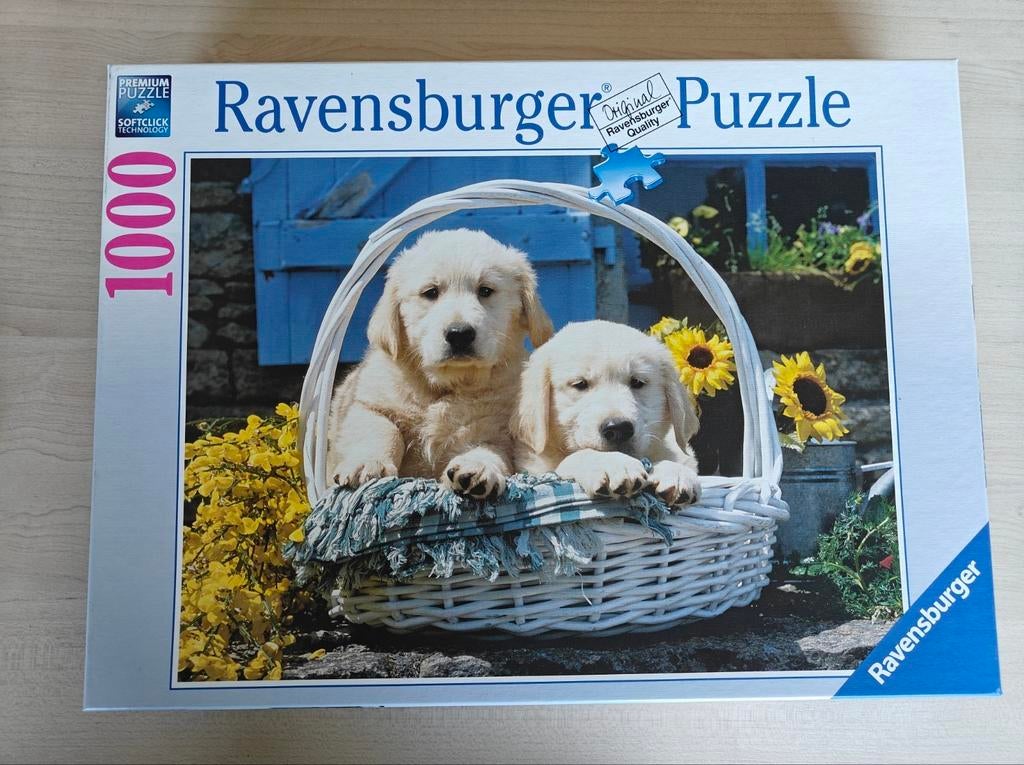 Puzzel 1000 stukjes, Ravensburger, Puppies in een mandje, Enlèvement ou Envoi, 500 à 1500 pièces, Comme neuf, Puzzle