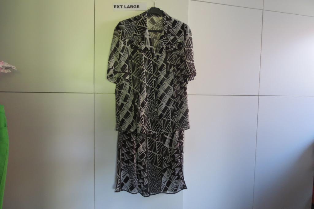 Set rok , bloes , topje XL Elena Grunert F 10254, Elena Grunert, Ophalen of Verzenden, Zo goed als nieuw, Overige typen