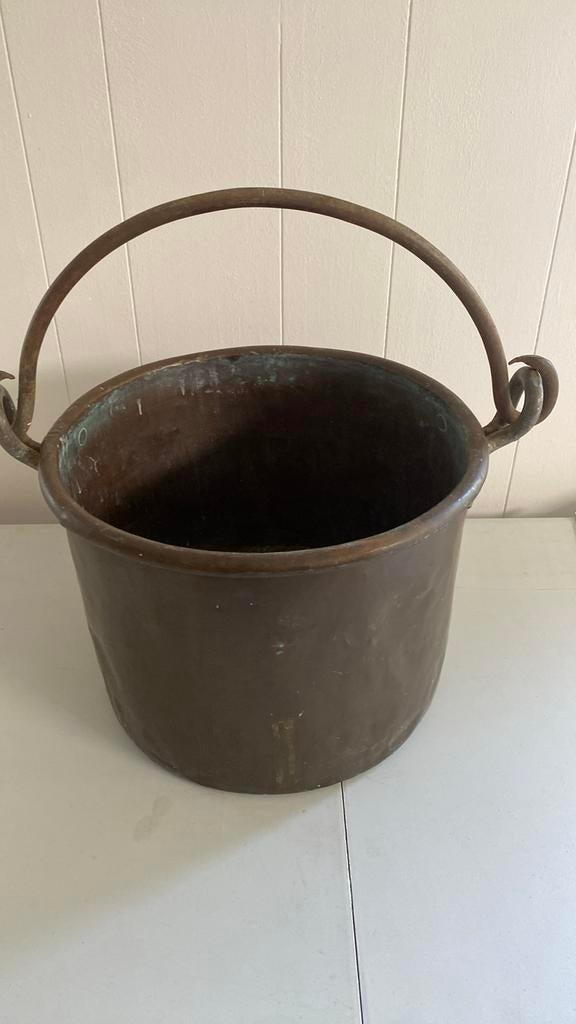 Koperen ketel met handvat, Ophalen