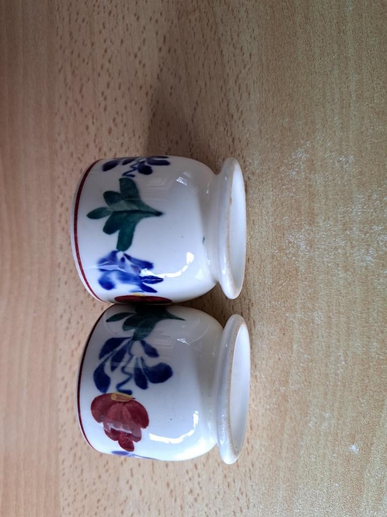 2 vintage boerenbont eierdopjes, Huis en Inrichting, Keuken | Servies, Gebruikt, Keramiek, Overige typen, Ophalen of Verzenden