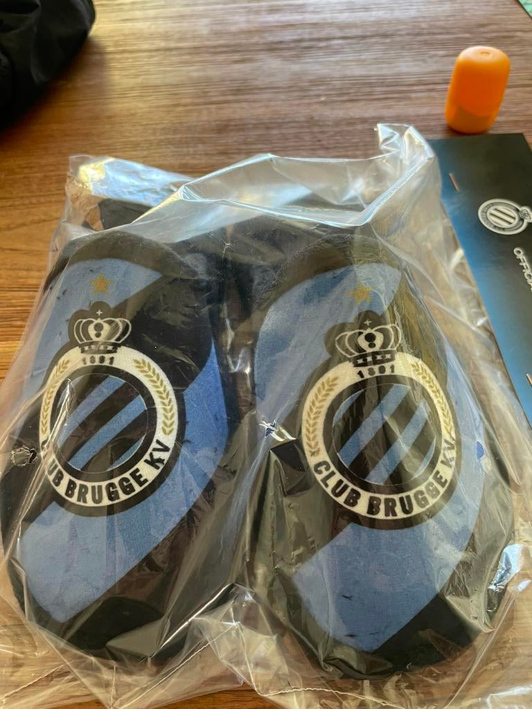 Pantoffels club Brugge  nieuw maat31-32, Kinderen en Baby's, Ophalen, Nieuw