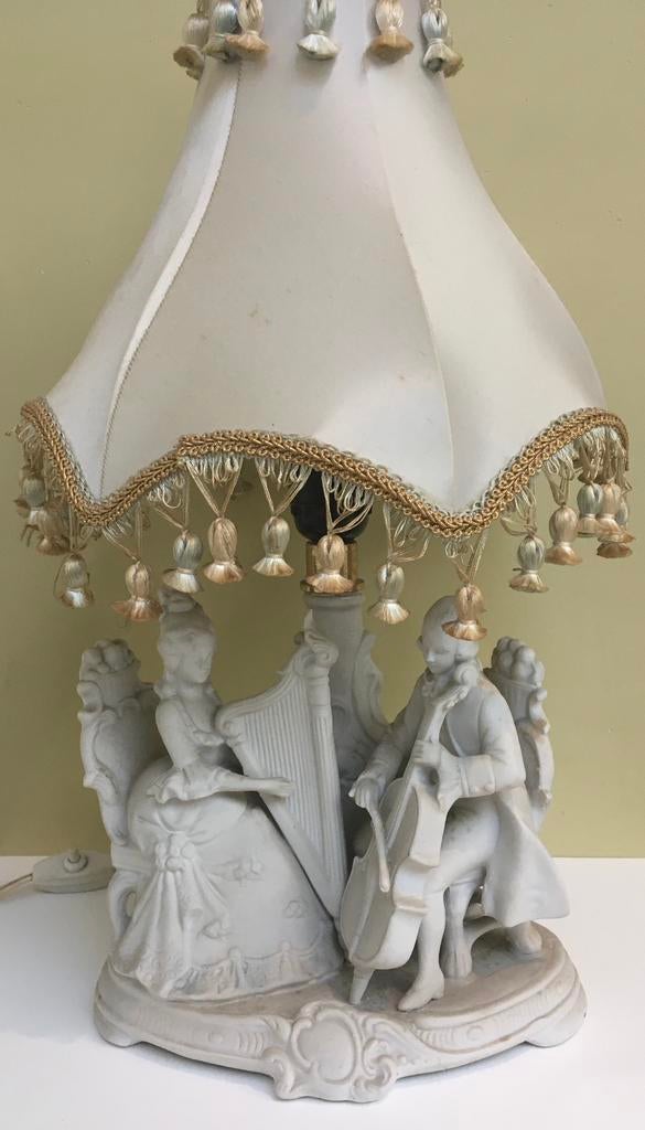 Porseleinen lamp, Ophalen