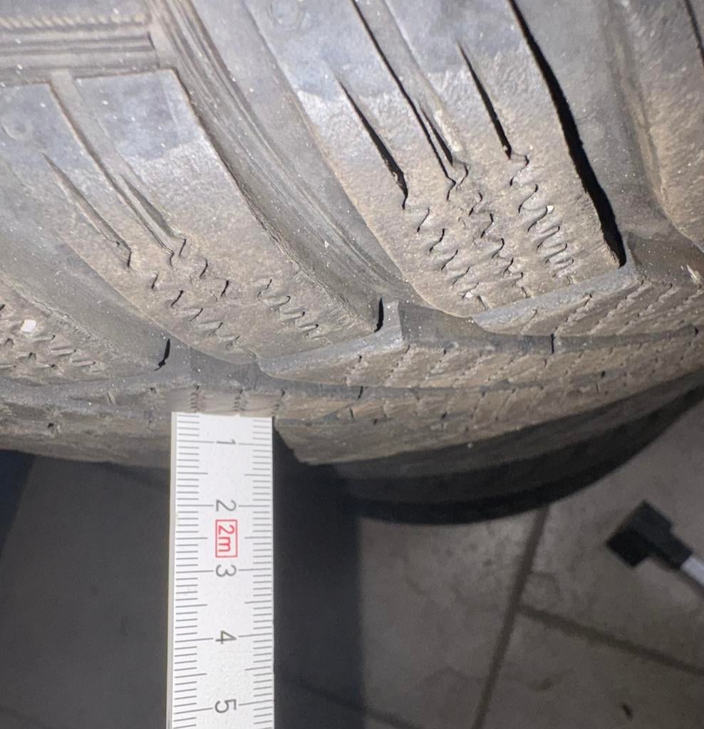 4 185/60/15 winterbanden + 4 x 100 mm/15 inch metalen velgen, Ophalen of Verzenden, Gebruikt