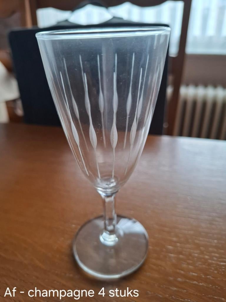 Set van 4 elegante retro/vintage champagneglazen, Antiek en Kunst, Antiek | Glaswerk en Kristal, Ophalen of Verzenden
