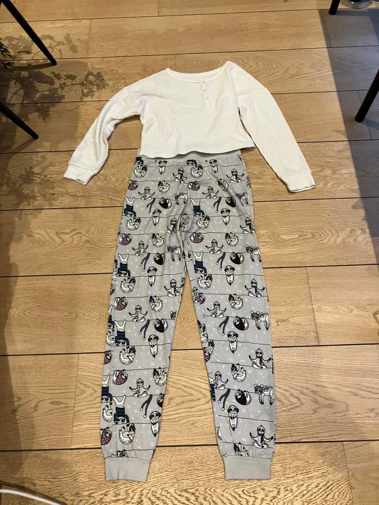 Pyjama met luiaards op broek bloes crop top en oversized, Kleding | Dames, Pyjama's, Ophalen of Verzenden, Maat 34 (XS) of kleiner