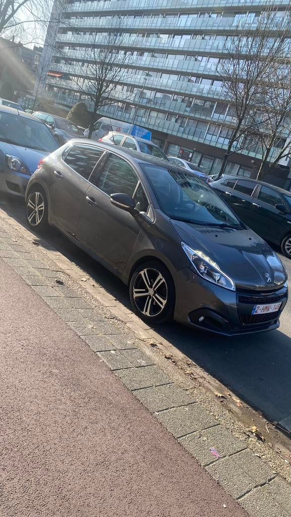 Peugeot 208 GT-Line, Autos, Peugeot, Particulier, Airbags, Air conditionné, Apple Carplay, Bluetooth, Verrouillage central, Vitres électriques