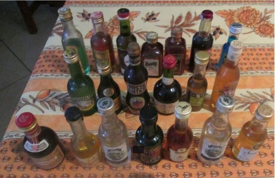 20 petites bouteilles de liqueur, non ouvertes, Collections, Vins, Enlèvement ou Envoi, Neuf, Autres types, Pleine