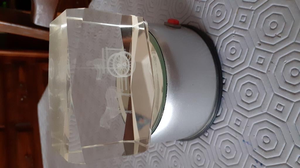 Paardje in glas met lichtontwerp, Verzamelen, Ophalen, Nieuw
