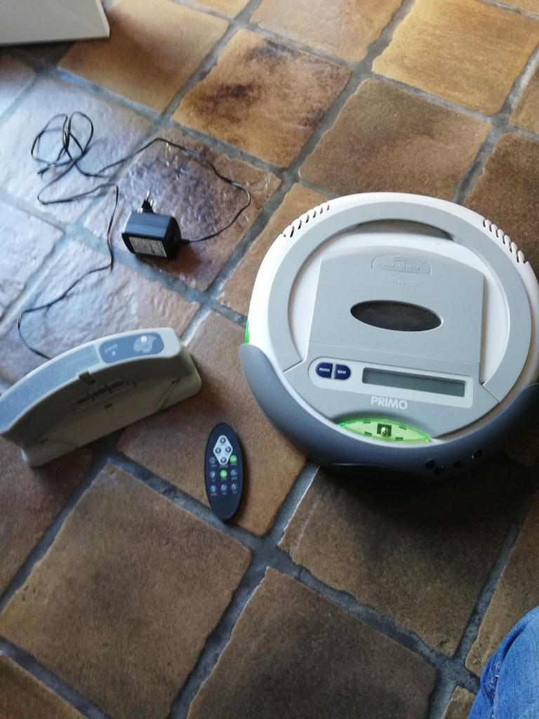 Aspirateur robot primo, Enlèvement ou Envoi, Comme neuf