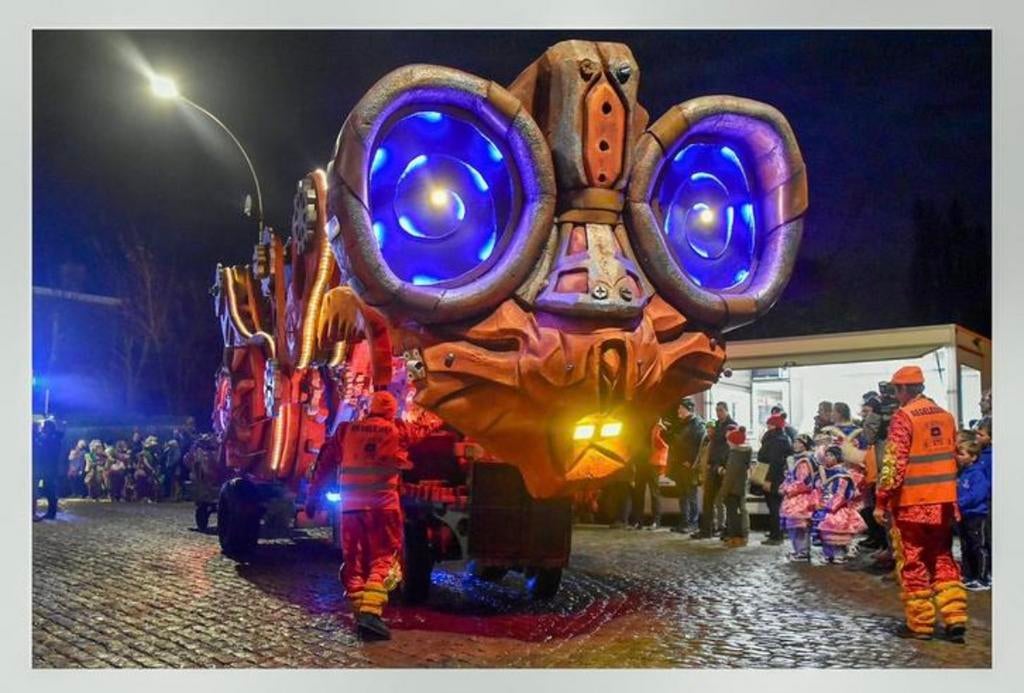 Carnavalwagen/praalwagen - sprinkhaan, Hobby en Vrije tijd, Ophalen, Gebruikt, Overige typen