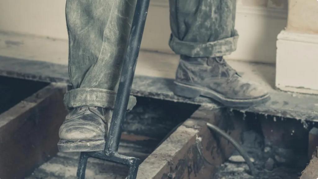 ZOEKEN - Vloer en planken moeten worden gedemonteerd, Ophalen, Gebruikt