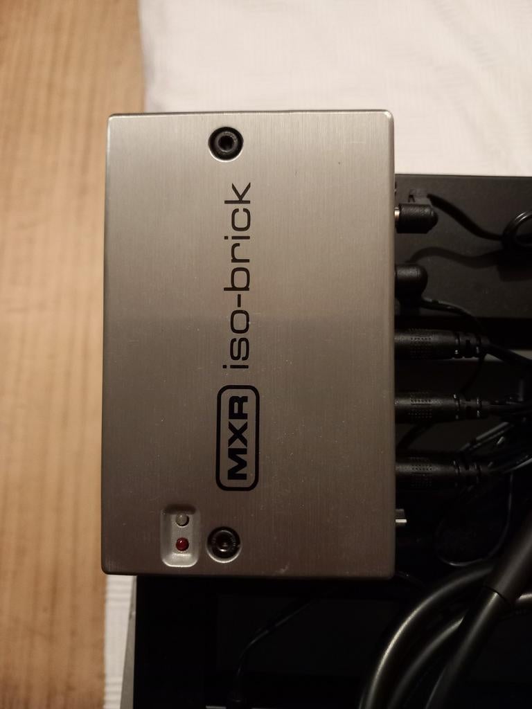 MXR iso-brick m238 power supply, Muziek en Instrumenten, Effecten, Ophalen