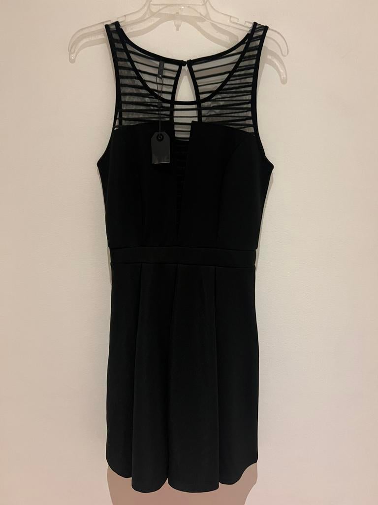 Juste une robe. Nouveau ! Taille 38, Enlèvement ou Envoi, Neuf, Taille 38/40 (M)
